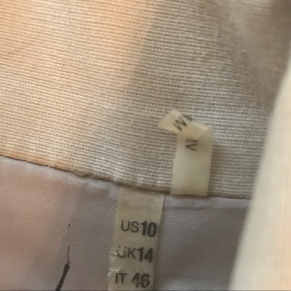 Classic Nude Tahari Blazer - Picture 3 of 4